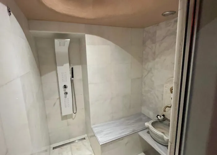 Monovasia Tholos Hammam