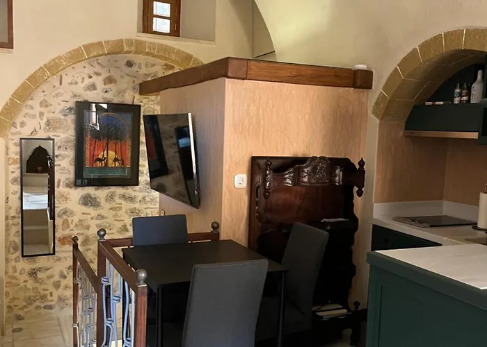 Monovasia Tholos Hammam מונמבאסיה